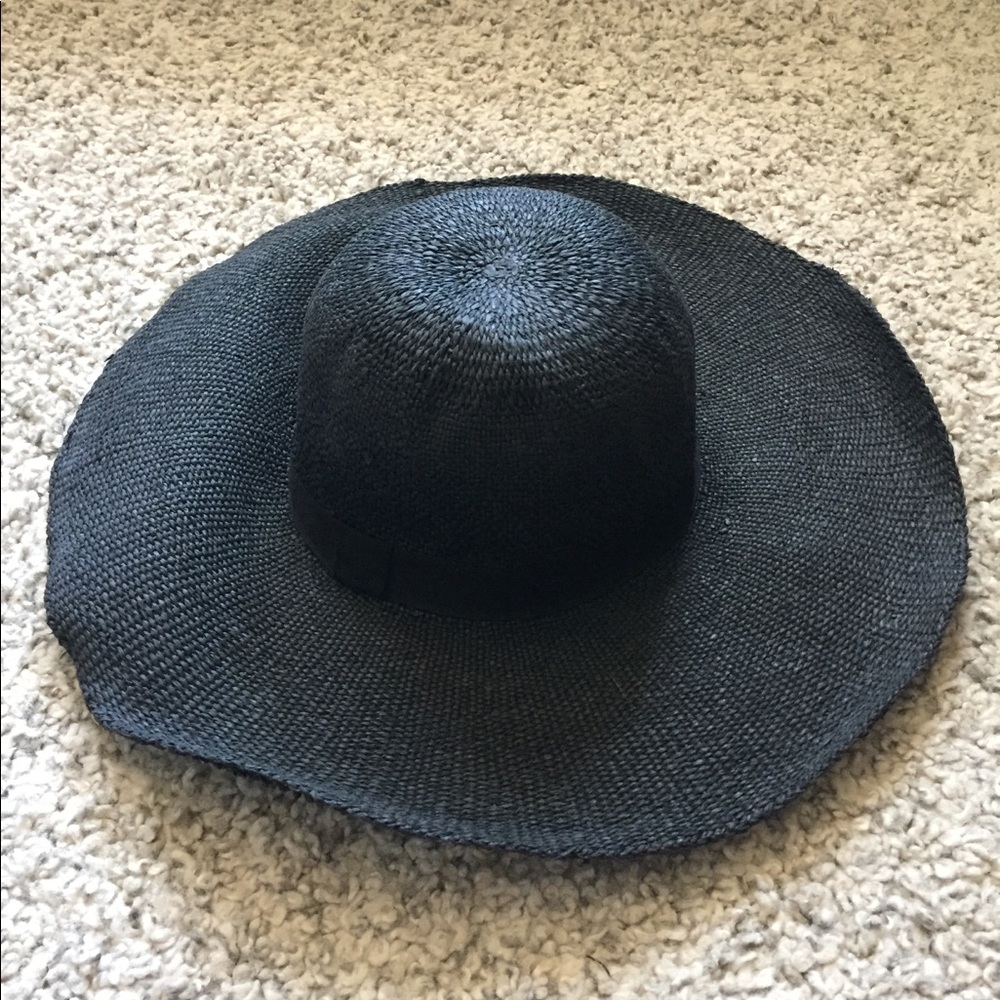 black straw floppy hat